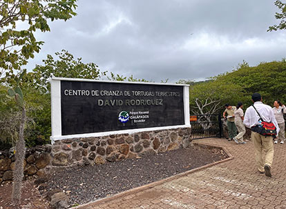 Entrada al Centro de Crianza de tortugas David Rodriguez.