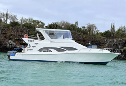 Ferry de transporte entre islas Galápagos.