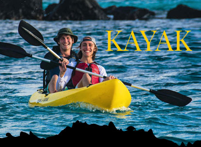Personas haciendo kayaking